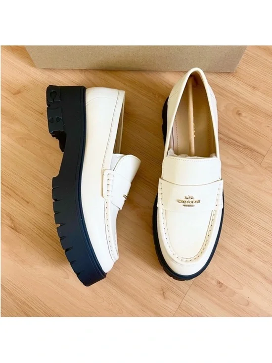 Coach Ruthie Loafer Chalk
Women 10.0 US - Picture 6 of 11